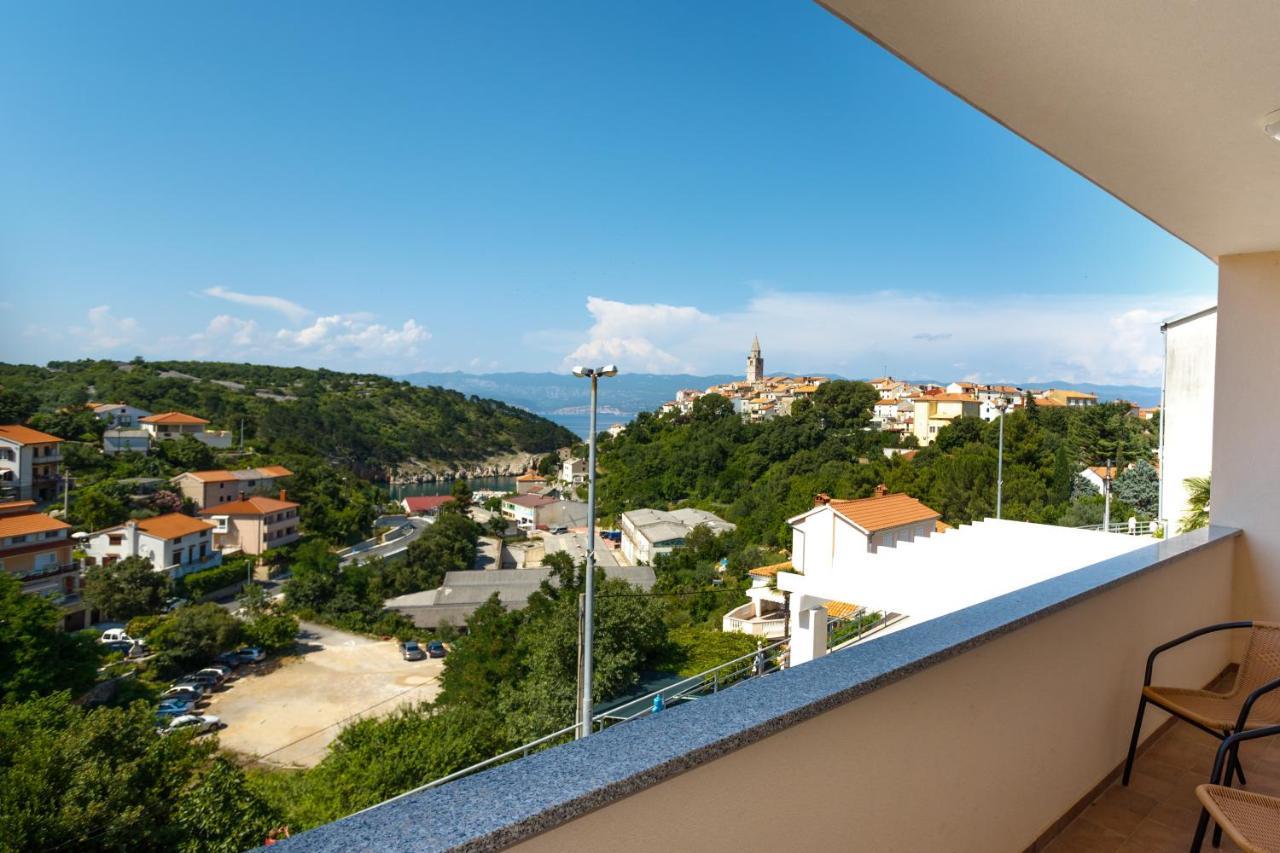 Villa Mirela Apartment Vrbnik Exteriör bild