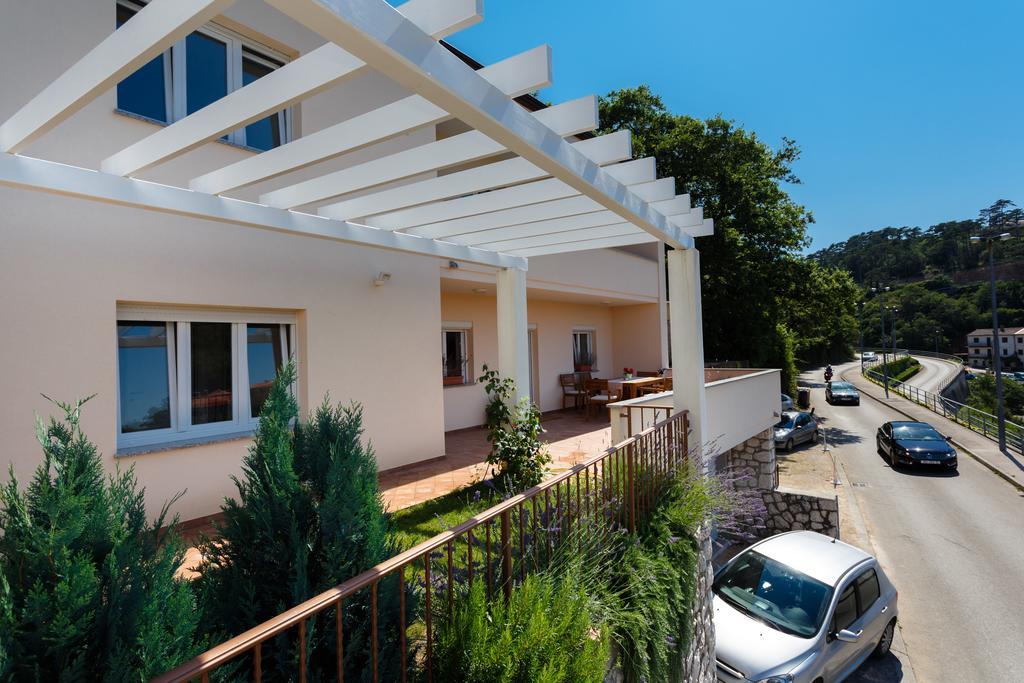 Villa Mirela Apartment Vrbnik Exteriör bild